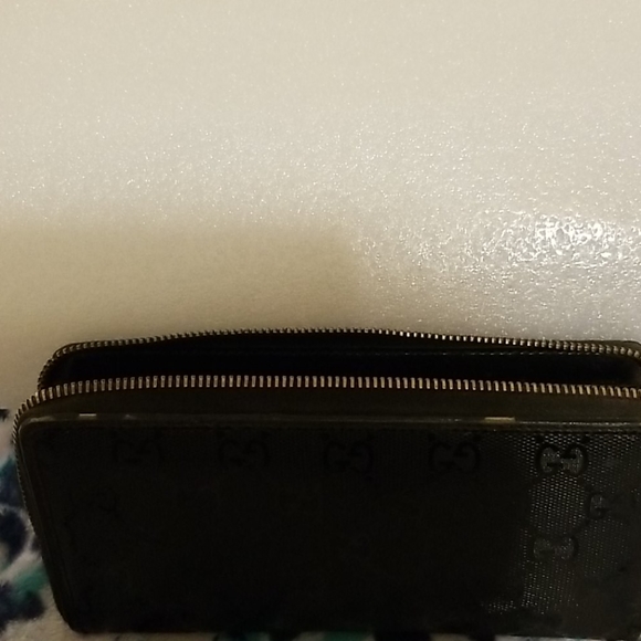 Authentic Gucci Wallet - Picture 4 of 10
